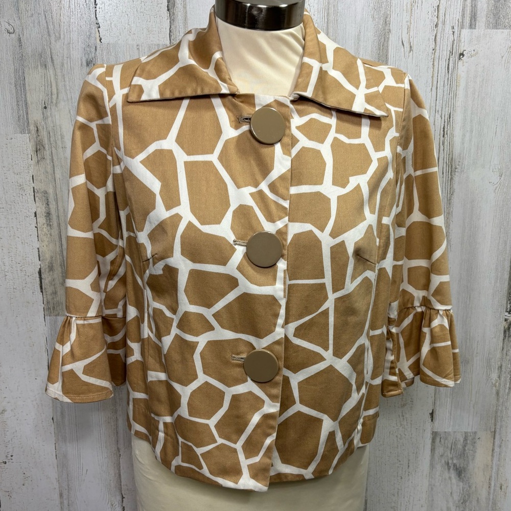 Light Giraffe Patterned Button-Front‎ Swing Jacket
